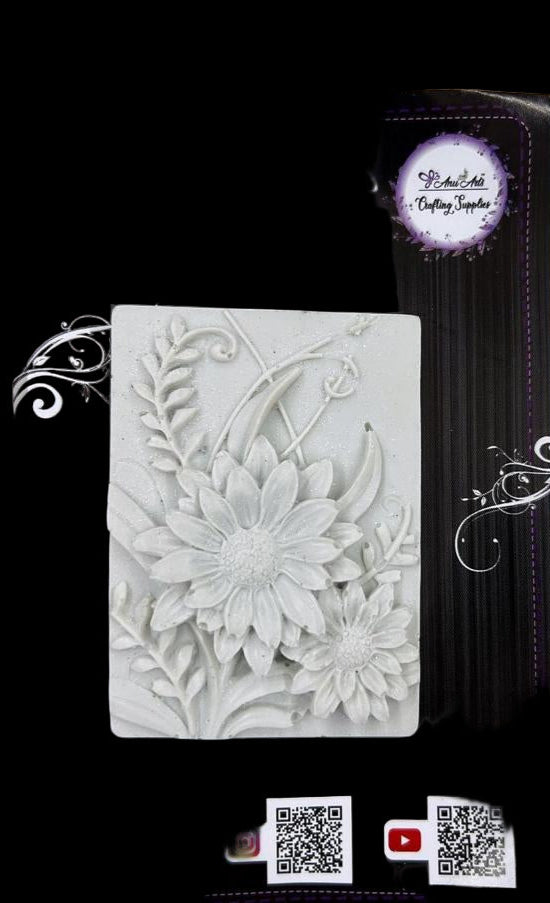 RESIN EMBELLISHMENT - 12
